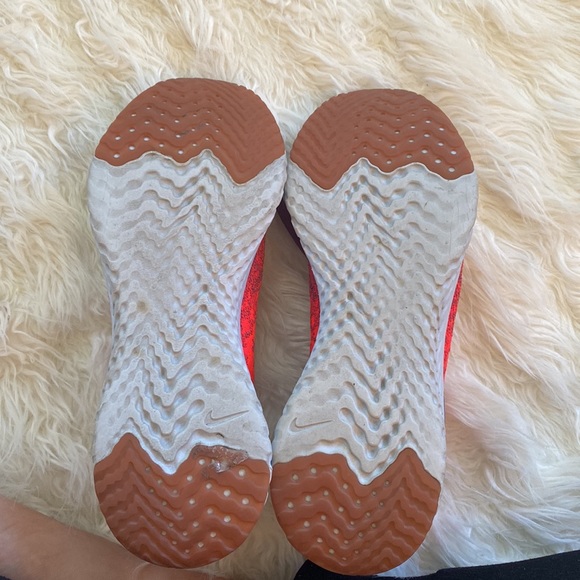 💜💕Nike Epic React Flyknit 2 Size 10💜💕 - Picture 7 of 9